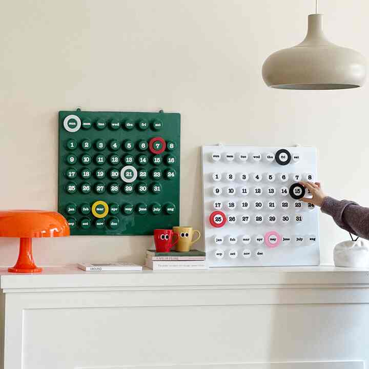 RING A DATE 壁掛け 万年カレンダー［2色］