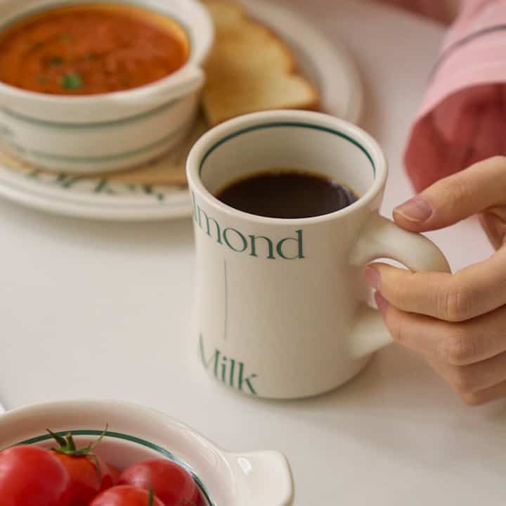 アーモンドミルクマグ