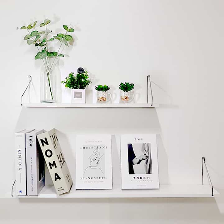 壁掛けシェルフ［3色・3サイズ］