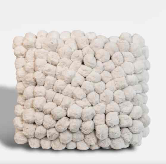 Pom Pom cushion (2 colors)