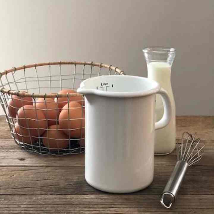 ENAMEL MEASURING JUG