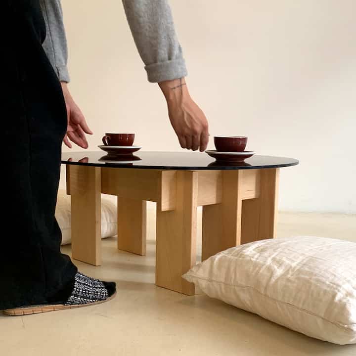 無垢材ラウンドティーテーブル