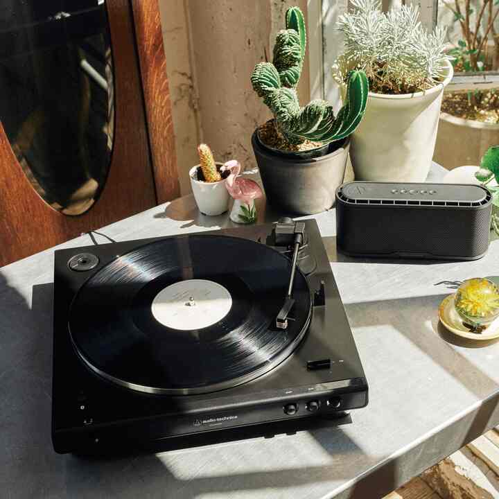 ワイヤレスターンテーブル  AT-LP60XBT GBK