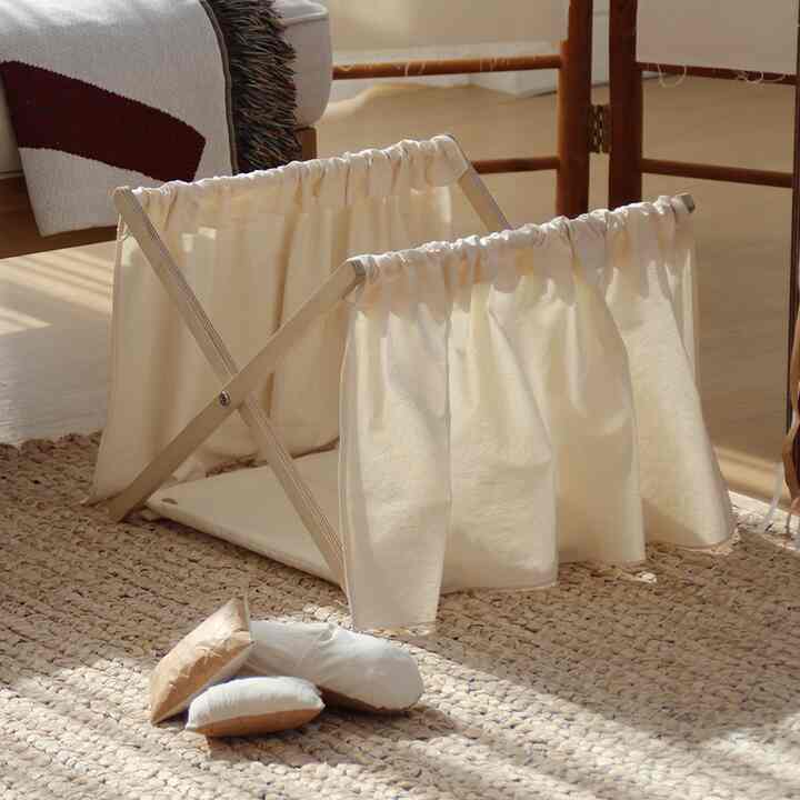 かくれんぼカーテンの家