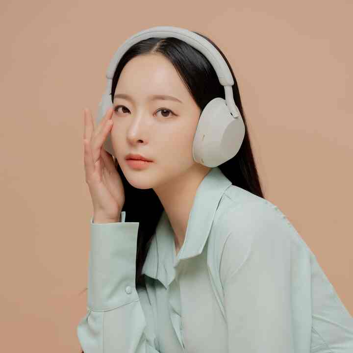 ワイヤレスノイズキャンセリングステレオヘッドセット  WH-1000XM5［3色］