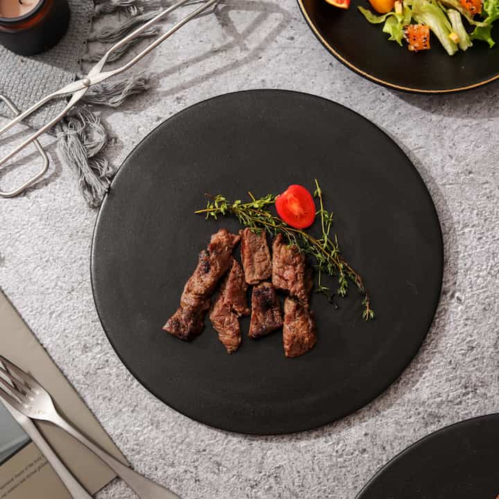 ゴールド縁×マットブラック ストーン 高級ステーキプレート 12インチ（丸型・大）
