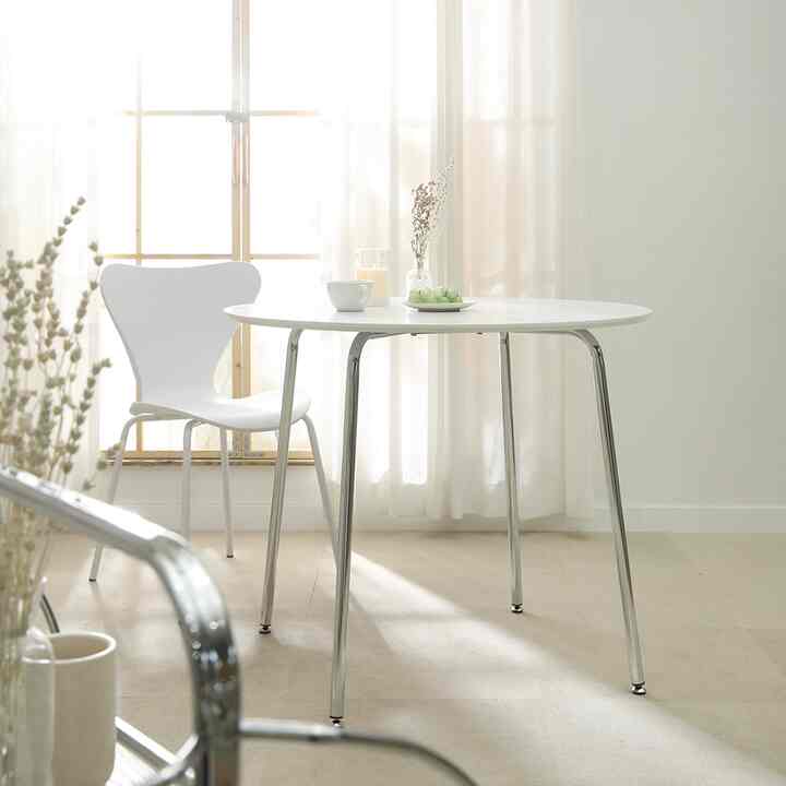 Marcus 円形テーブル 900 White