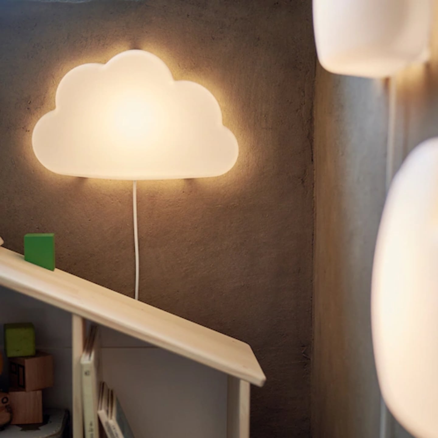 IKEA UPPLYST リーフ型 ウォールランプ グリーン IKEA UPPLYST LED