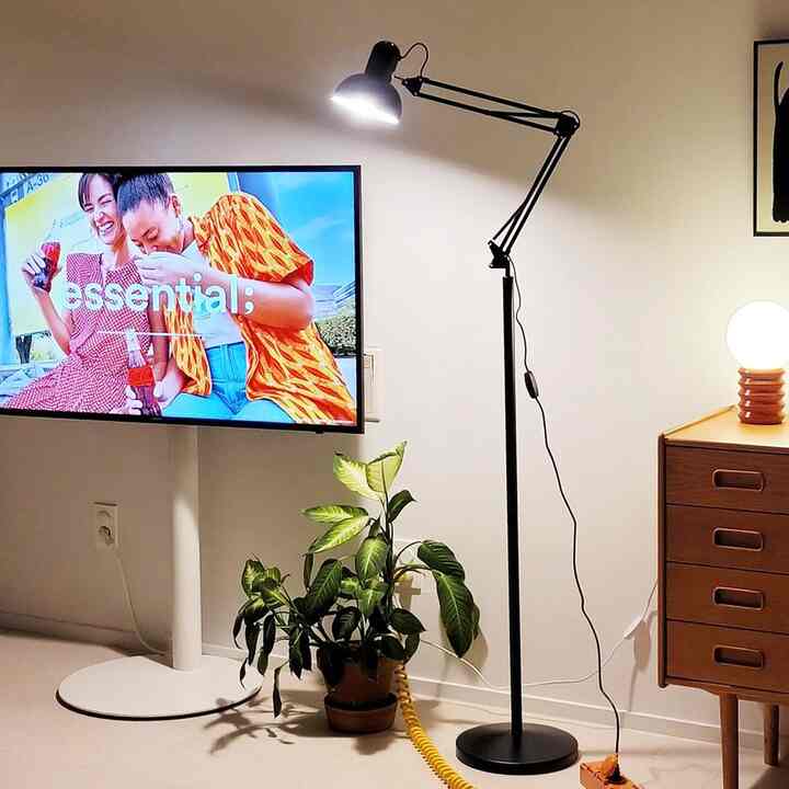 MEGA フロアランプ