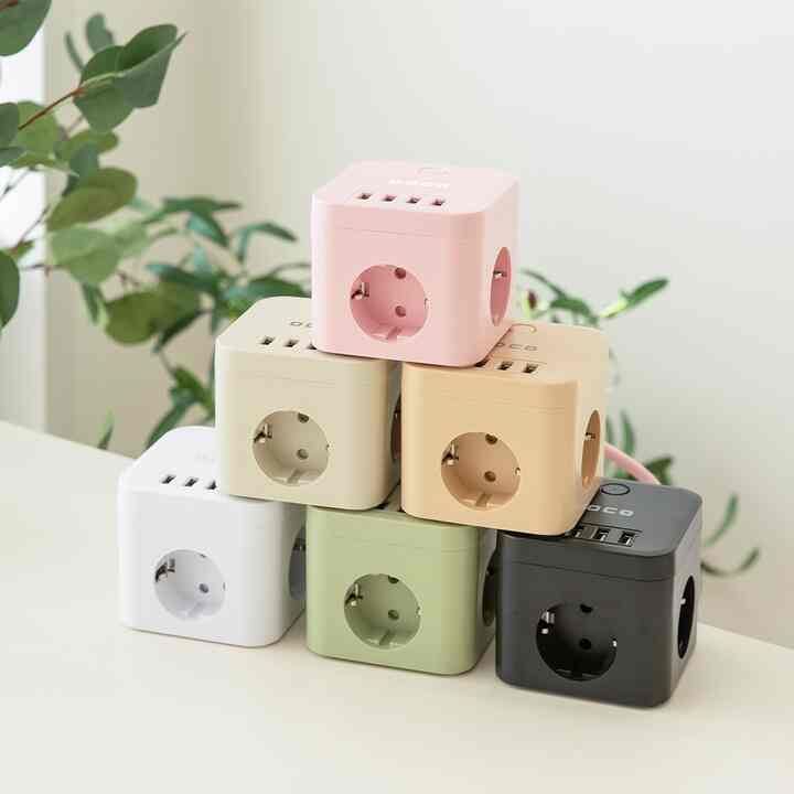 キューブ型電源タップ［6色］