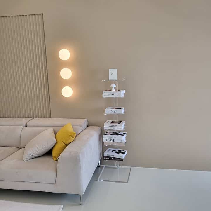 透明 アクリル ブックタワー