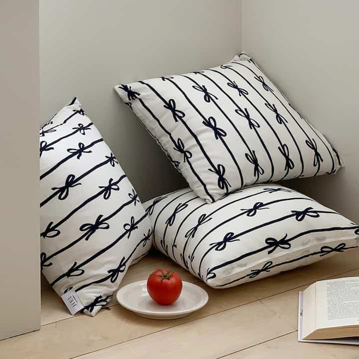 リボン ソフト 高密度 クッション ブラック