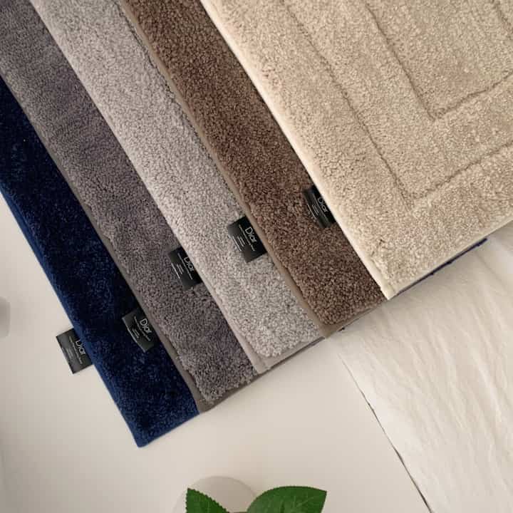 プレミアム マイクロファイバー 滑り止め付きマット［7色・4サイズ］