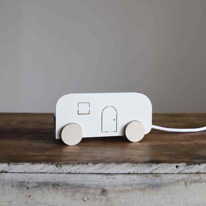 電源タップ ケーブルボックス キャンピングカー