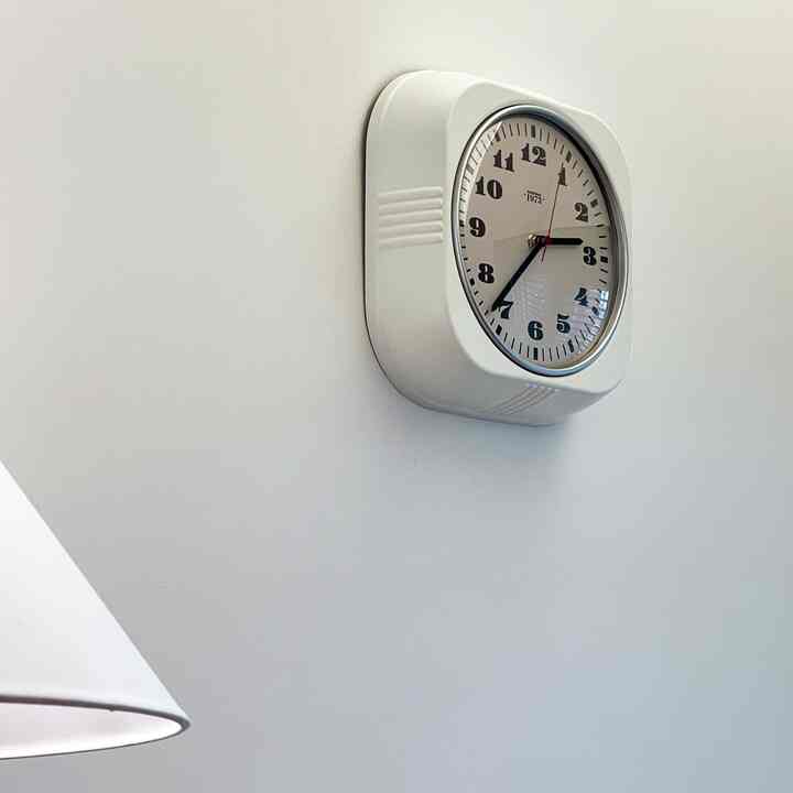 レトロ 静音 掛け時計［3色］