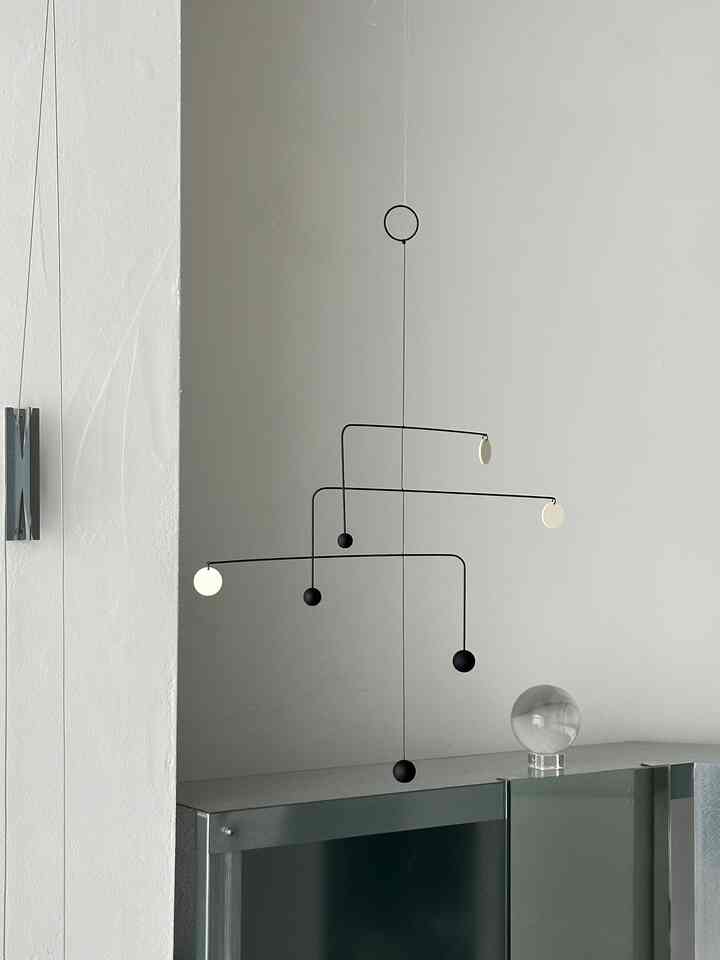 The black & white モービル BWM 01