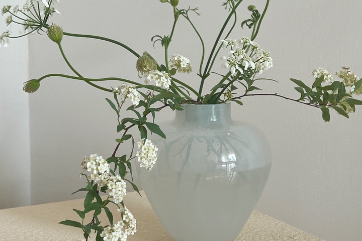 https://image.ohousecdn.com/i/bucketplace-v2-development/uploads/productions/169802757468767844.jpg?w=720&h=480&c=c