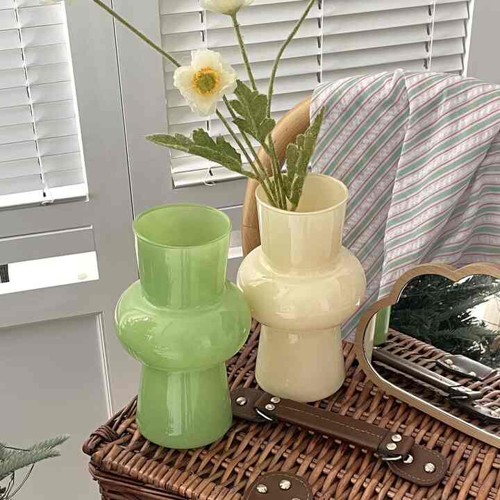 バターグリーン ガラス フラワーベース