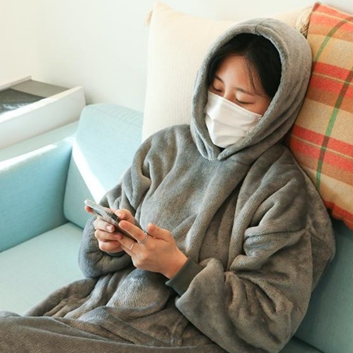 담요·블랭킷 > 극세사 후드 입는담요 실내 난방 후드담요 집순이 입는담요 양털 블랑켓담요 겨울 망토 | 오늘의집 쇼핑