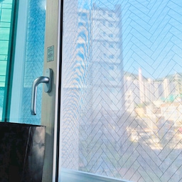 봄철 미세먼지 차단, 공간마다 다른 방충망이 필요하다?