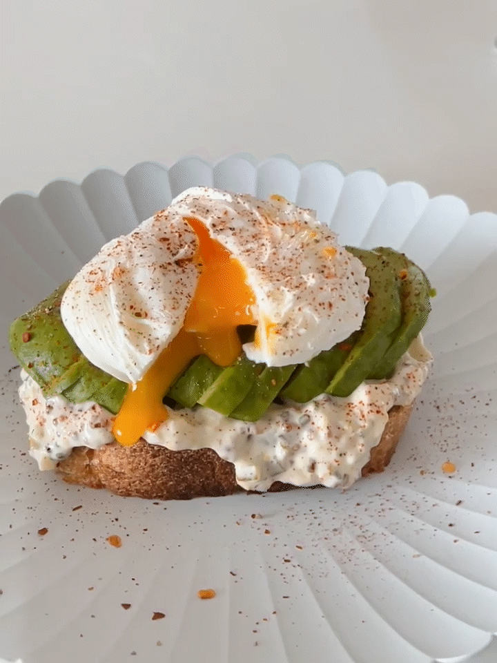 집에서 즐기는 브런치 🥑 아보카도 오픈샌드위치