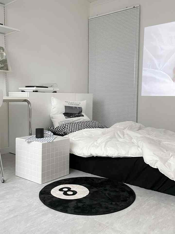 🇰🇷 モノトーンの部屋で起きる小さな変化