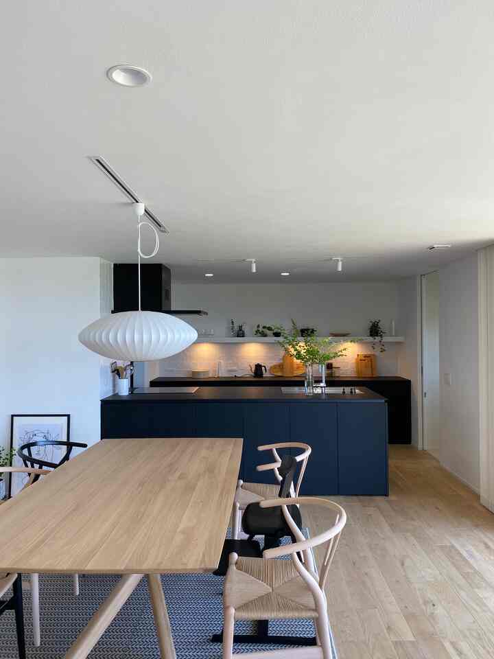 🇯🇵 白と黒を基調としたシンプルな家づくり