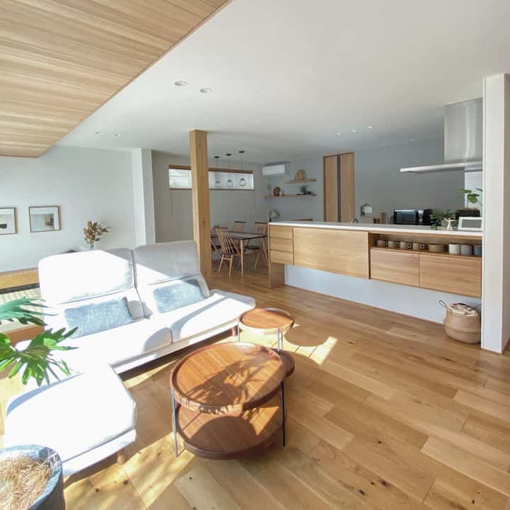 🇯🇵 木の温もりあふれる明るい空間🌳二世帯が暮らす癒しの一軒家