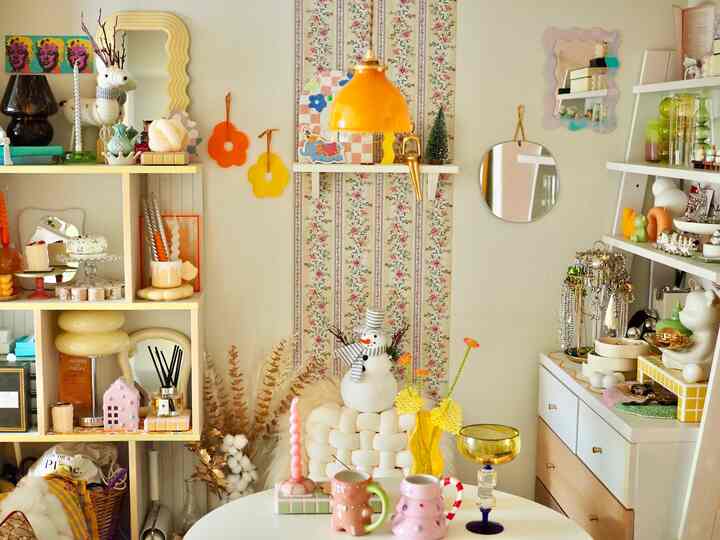 🇯🇵 カラフルポップなインテリア🌼小ぶり1LDKに”好き”を詰め込んだ二人暮らし