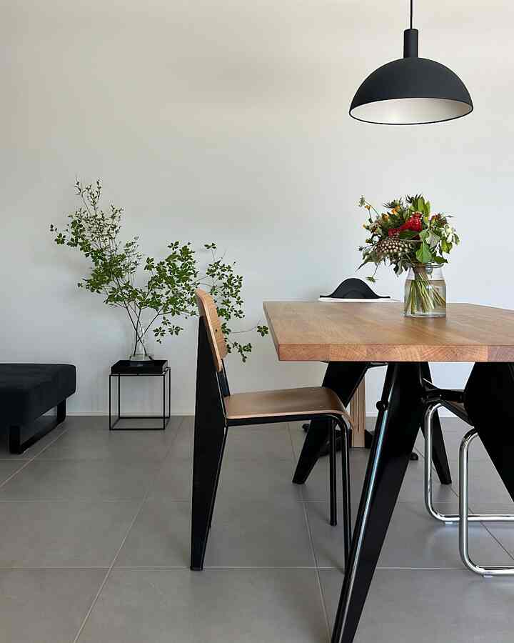 🇯🇵 中庭×モルタル💐余白があるコの字型の平家