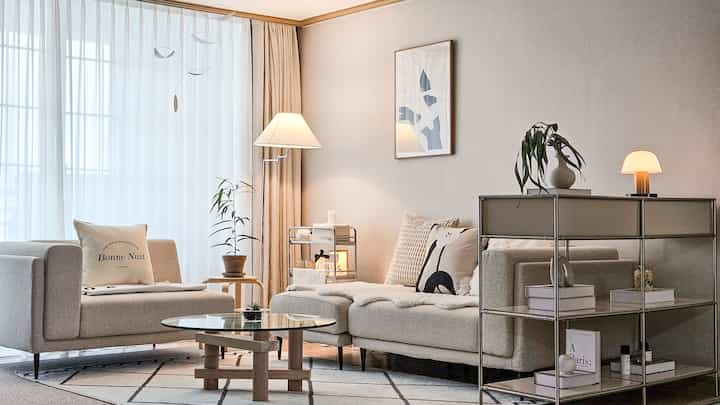 🏠Inside a newlywed’s Contemporary and Minimal 750 sq ft home