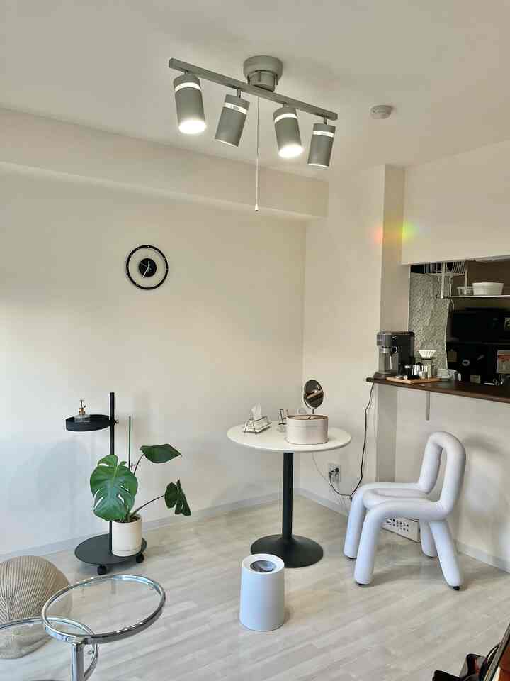 🇯🇵 お気に入りに囲まれたシンプルモダンな1LDK一人暮らし