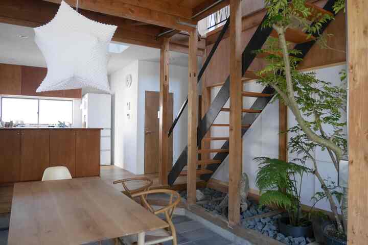 🇯🇵 建築士夫婦が築49年の木造中古住宅をリノベーション🏠👫