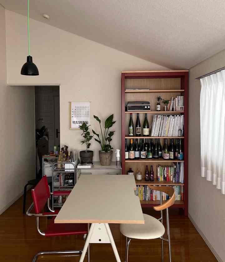 🇯🇵築古の木造1LDK：食事の時間が楽しい赤色のお部屋