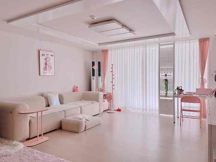 🏠Inside a 1210 sq ft apartment filled with soft strawberry-milk pink charm