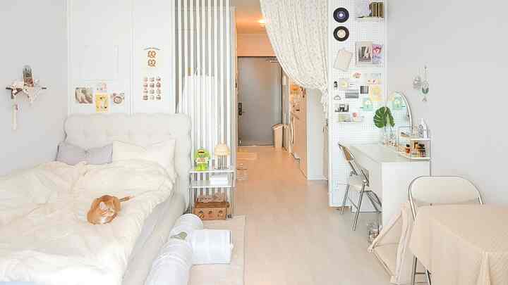 🏠Inside a warm 365 sq ft studio with cute, modern touches
