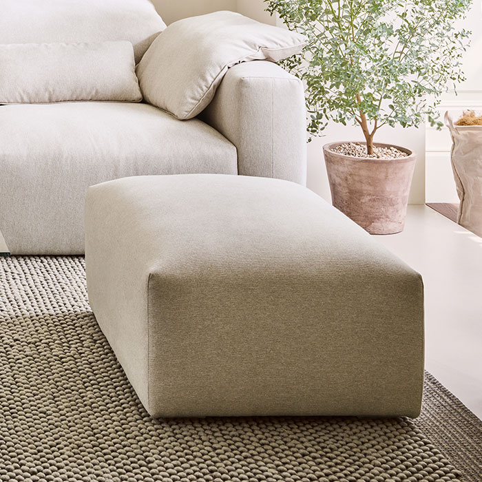 에싸 하바나 슬림 리브 패브릭 스툴 