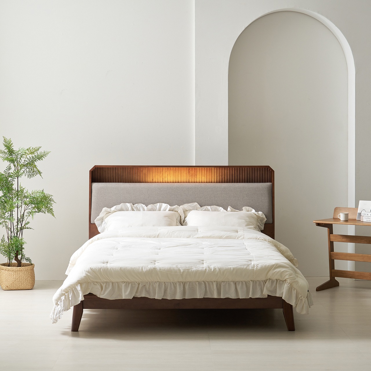 [신상품] 홈앤힐 산더 템바보드 LED 조명 고무나무 원목 침대프레임 Q/K/LK/EK(월넛) - [산더] 고무나무(월넛)_가로1600 세로 2100(Q/K)