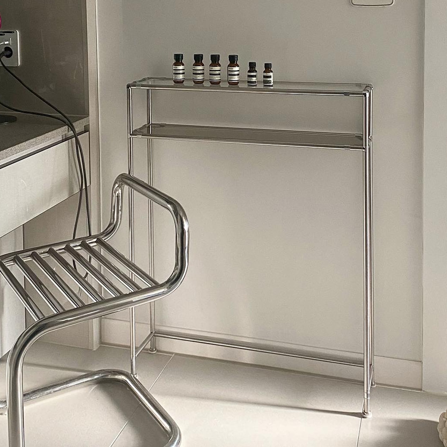 [로이츠퍼니처][신상품]로이츠퍼니처 모듈 슬림 유리 선반 콘솔 거실 현관 장식장 700 틈새 선반