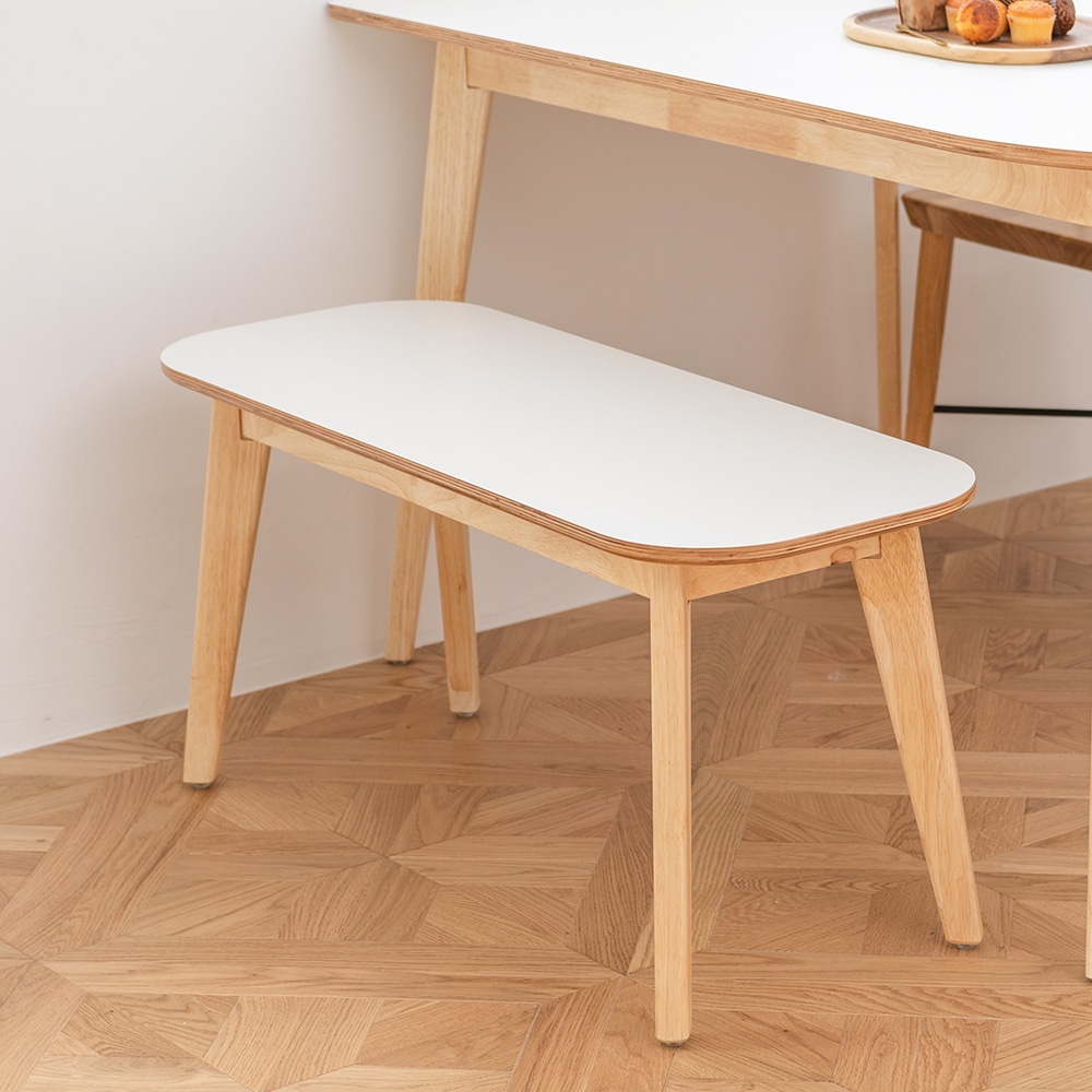 싯존 유카리 유칼립투스를 품은 타원 벤치