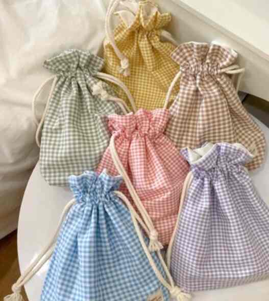 drawstring pouch gingham