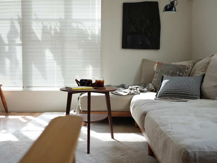 ソファーにかけて
コーヒーを飲んで
洗濯物が揺れるのを見ては
お昼ご飯のことを考えるの
でした。

#マイルーム #部屋インテリア #ソファー #暮らし #戸建て
