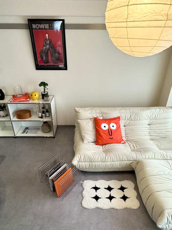 Long time no room post

I came back from a trip and was busy with work, so I didn't clean it at all, so I cleaned it up.

#2ldk rental #賃貸インテリア #マンションインテリア #リビングインテリア #観葉植物のある暮らし #リーンロゼ #ミッドセンチュリー #usmhaller #aytm #isamunoguchi #akari #ligneroset #lignerosetuk #togo #togosofa #midcentury #livstagrammer #interiorcoordinate #mygoodroom #instahome