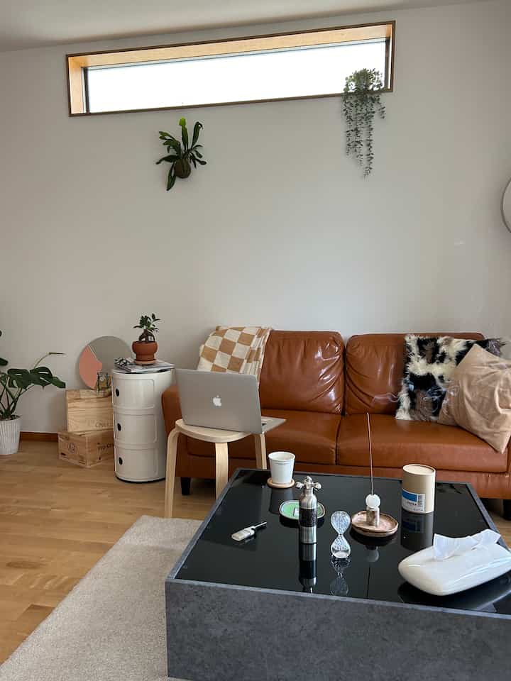 ブランケット夏仕様に新調したよ🌻分かるかしら？
#ブランケット #リビング #リビングインテリア #お香 #インセンスホルダー #インセンス #コンポニビリ #ミッドセンチュリー #ミッドセンチュリーモダン #midcentury #ikea #ソファ #s