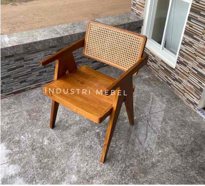 Kursi Rotan Retro
