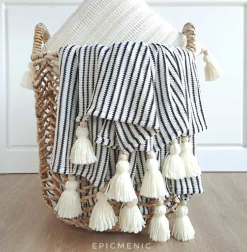 Zora Tassel Throw