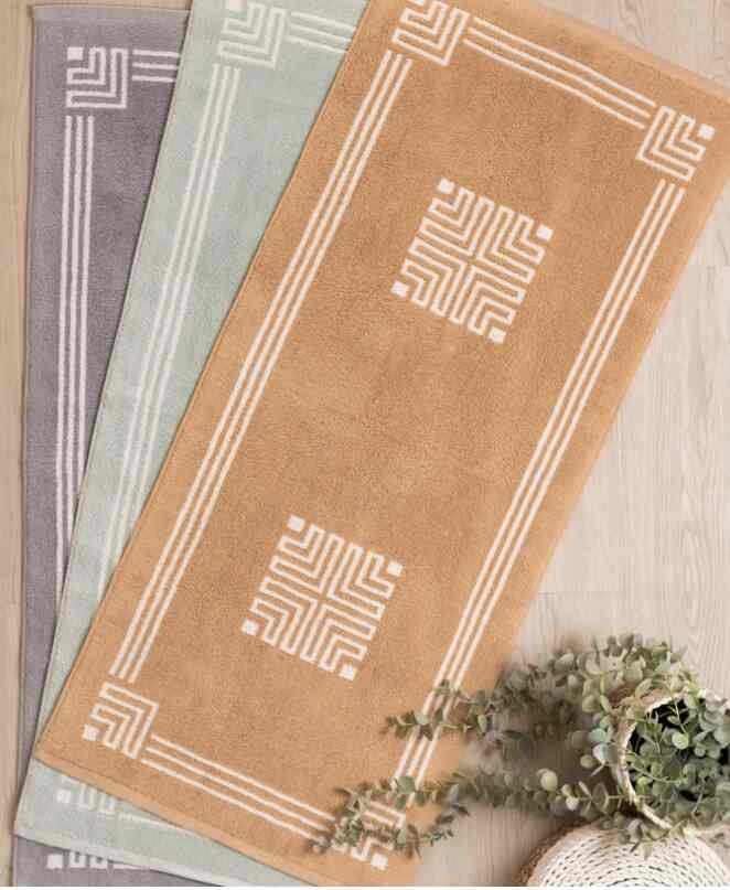 Raven Bathmat (Large)