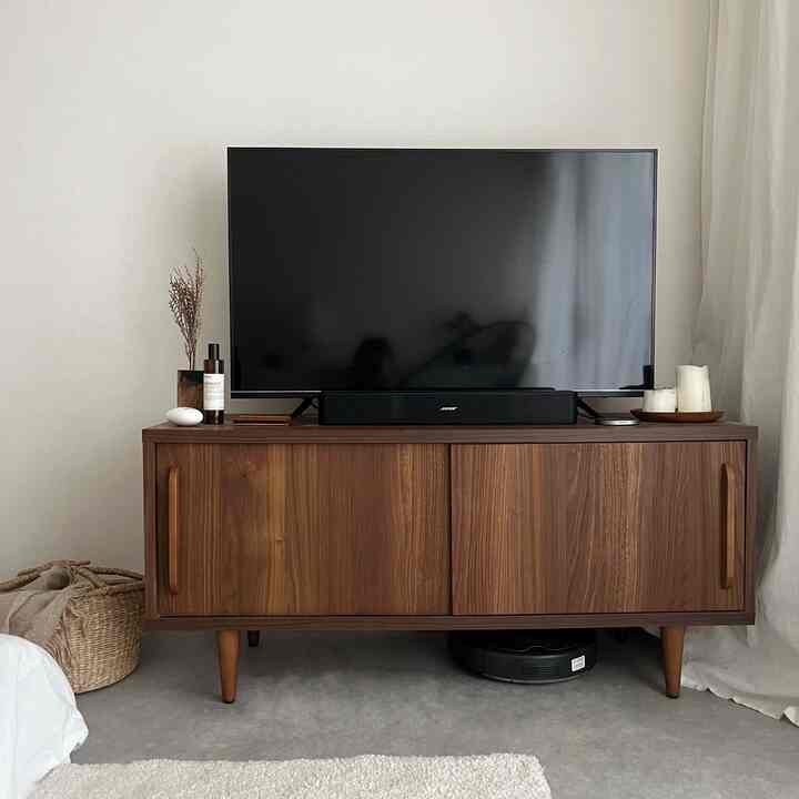 お気に入りのTVボードまわり𓃻

#TVボード #TV台 #lowya #フラワーベース #花瓶 #antworksgallery #ルームフレグランス #aesop #ハンドクリーム #chanel #お香立て #香十 #キャンドル #ikea #お皿 #ダイソー #ホワイトインテリア  #ナチュラルインテリア #海外インテリア #和風インテリア #シンプルインテリア #一人暮らし #一人暮らしインテリア  #ワンルーム #ワンルームインテリア #interior #room #home