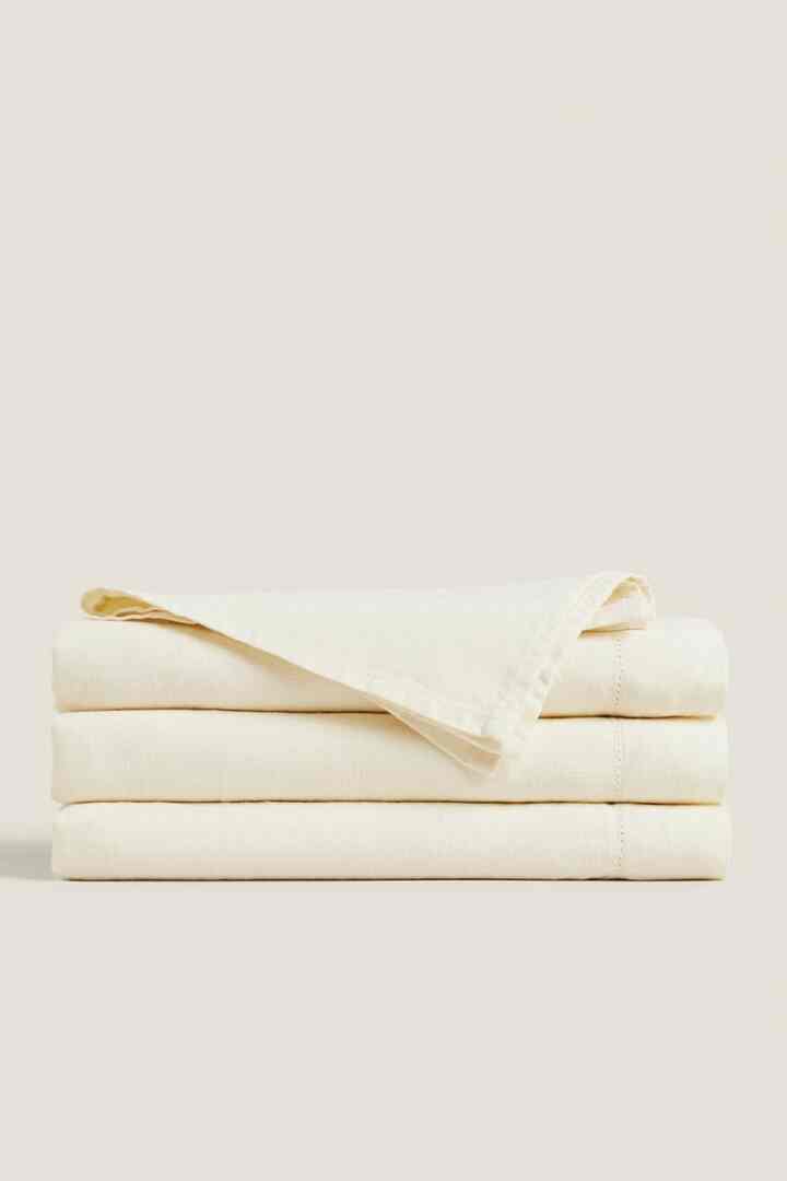 HEMSTITCHED LINEN TABLECLOTH