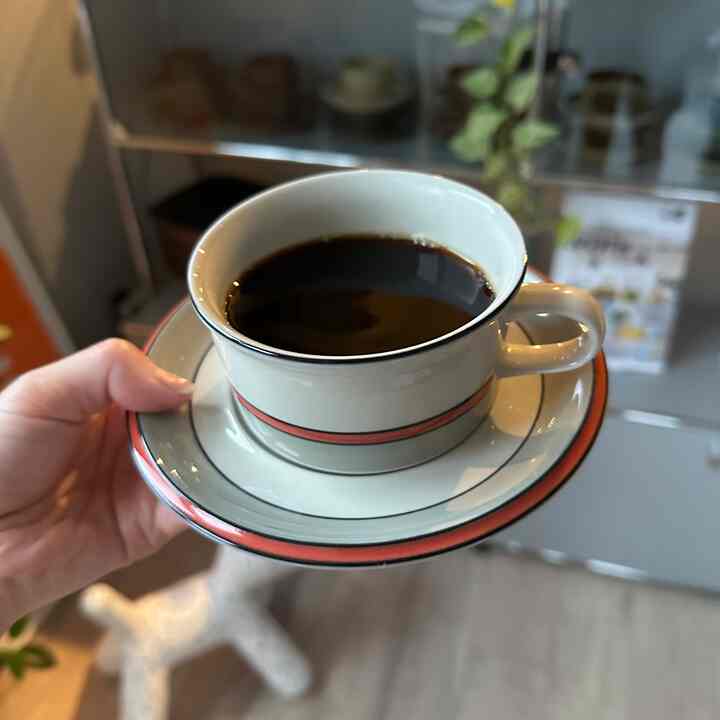 我が家の北欧ヴィンテージ食器たち☕️💛

#食器棚 #食器 #コーヒーカップ 